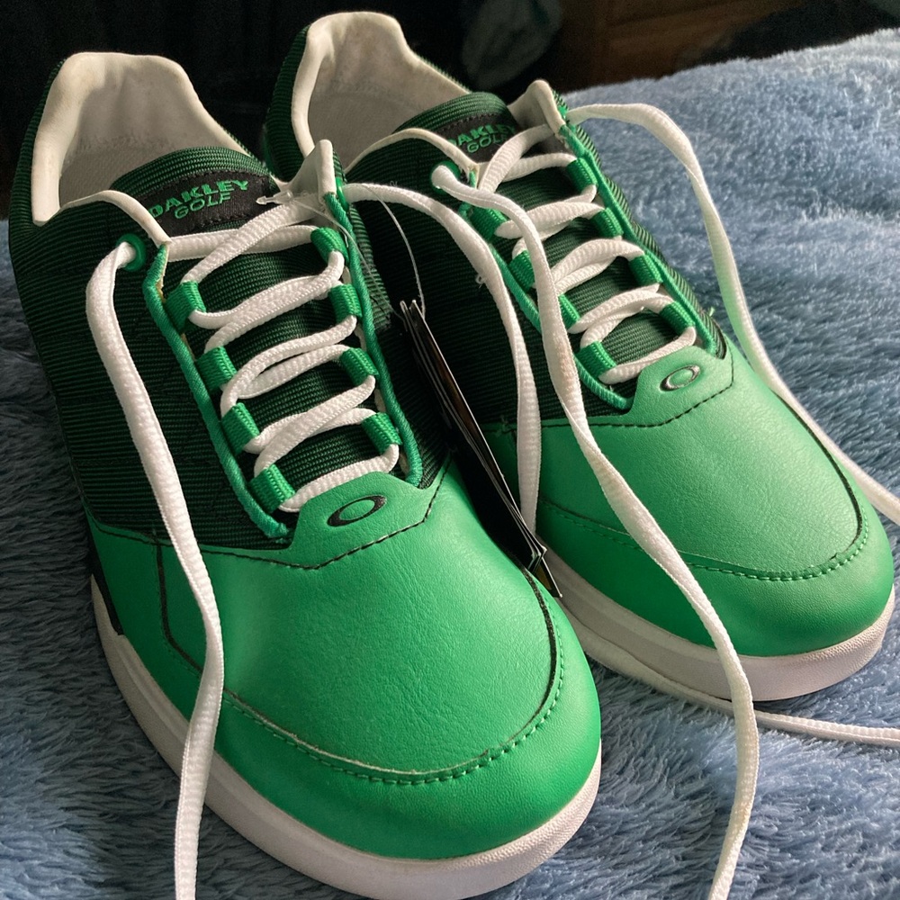 Women’s Oakley Golf Shoes Size 7 NWT